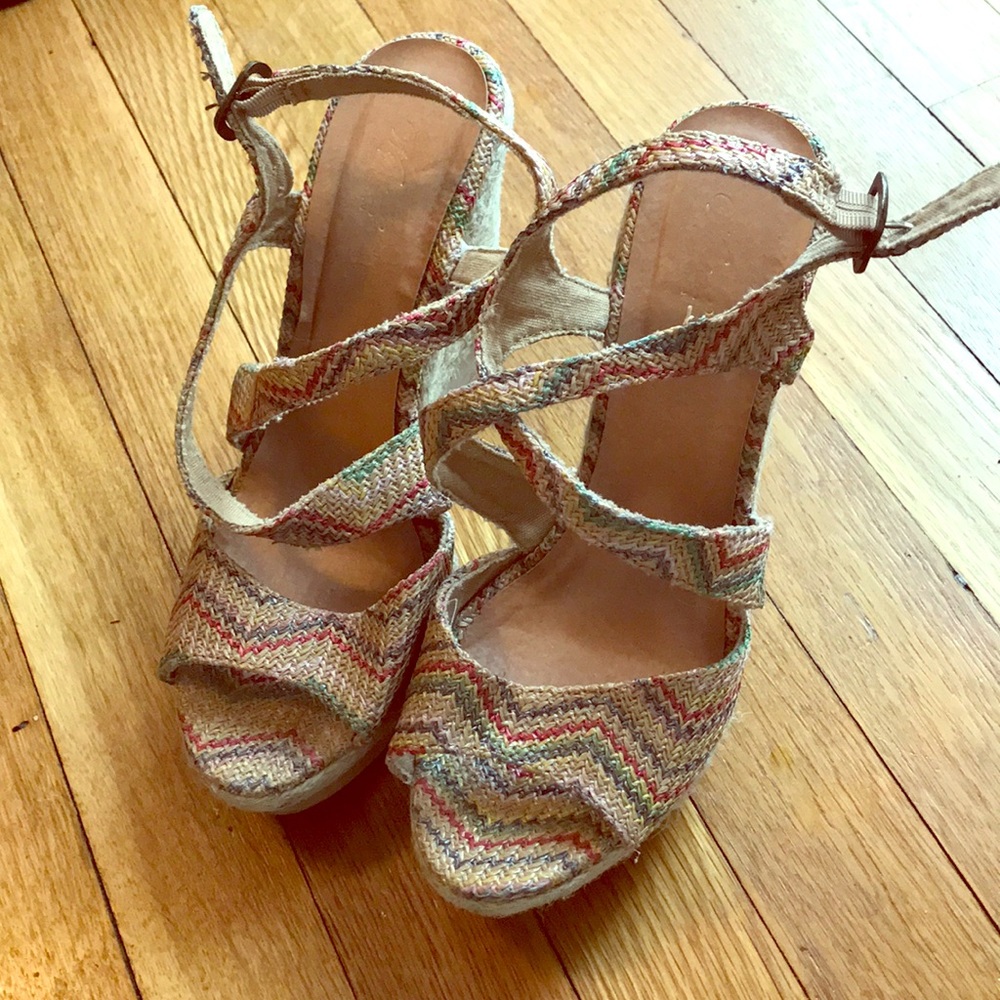 Summer wedges! Tan, subtle colored stripes. 7.